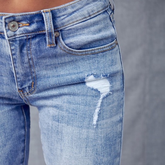 Kan Can Light Wash Frayed Hem Skinny Denim Jeans - Picture 3 of 8